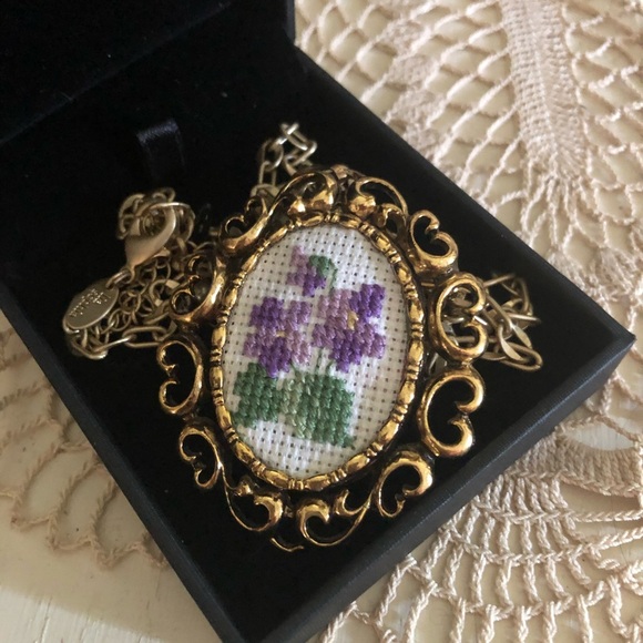 Vintage Jewelry - Vintage Petit Point Violets Pendant Necklace Pin